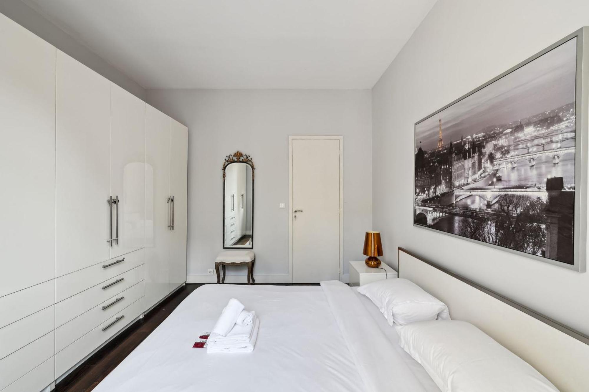 Champs-Elysees & Arc De Triomphe - Cityapartmentstay París Exterior foto