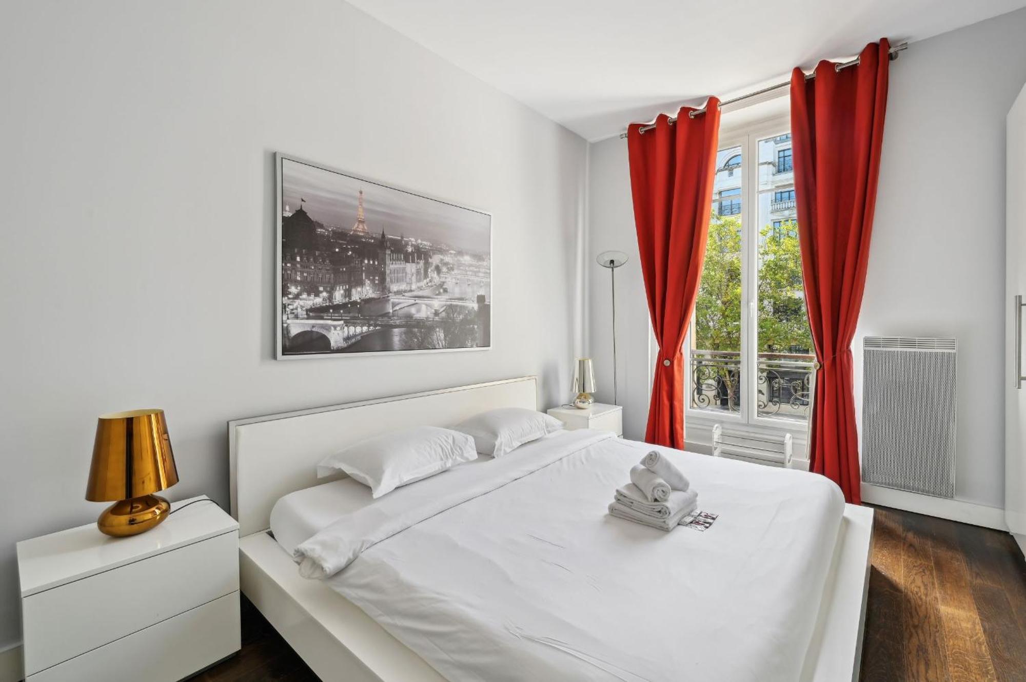 Champs-Elysees & Arc De Triomphe - Cityapartmentstay París Exterior foto